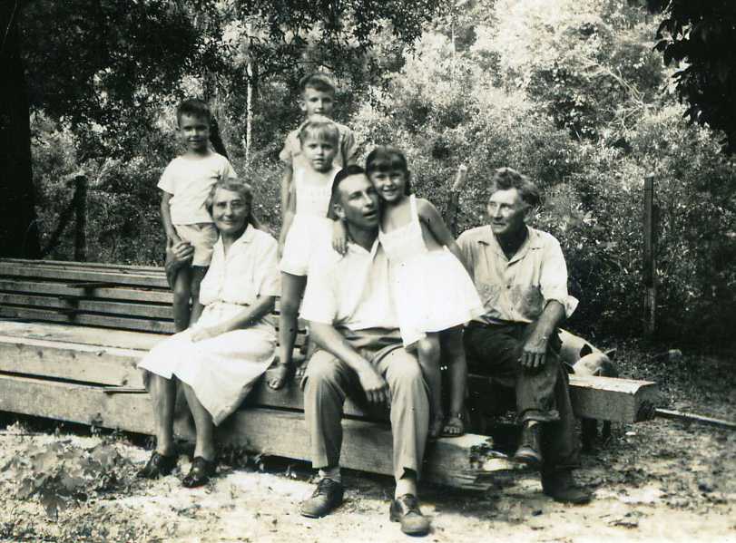 1945-Building_Oatland_Housex.jpg