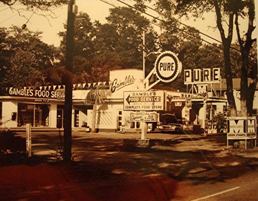 Gambles_on_Ocean_Blvd_near_Village.jpg