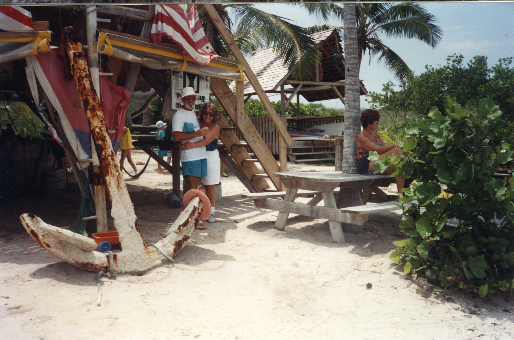 198x-Bahamas02.jpg